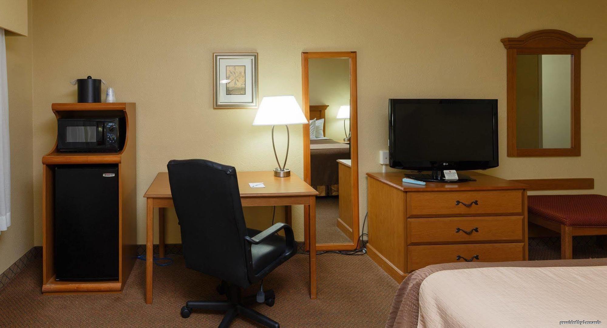 Norwood Inn & Suites Mankato North Mankato Экстерьер фото